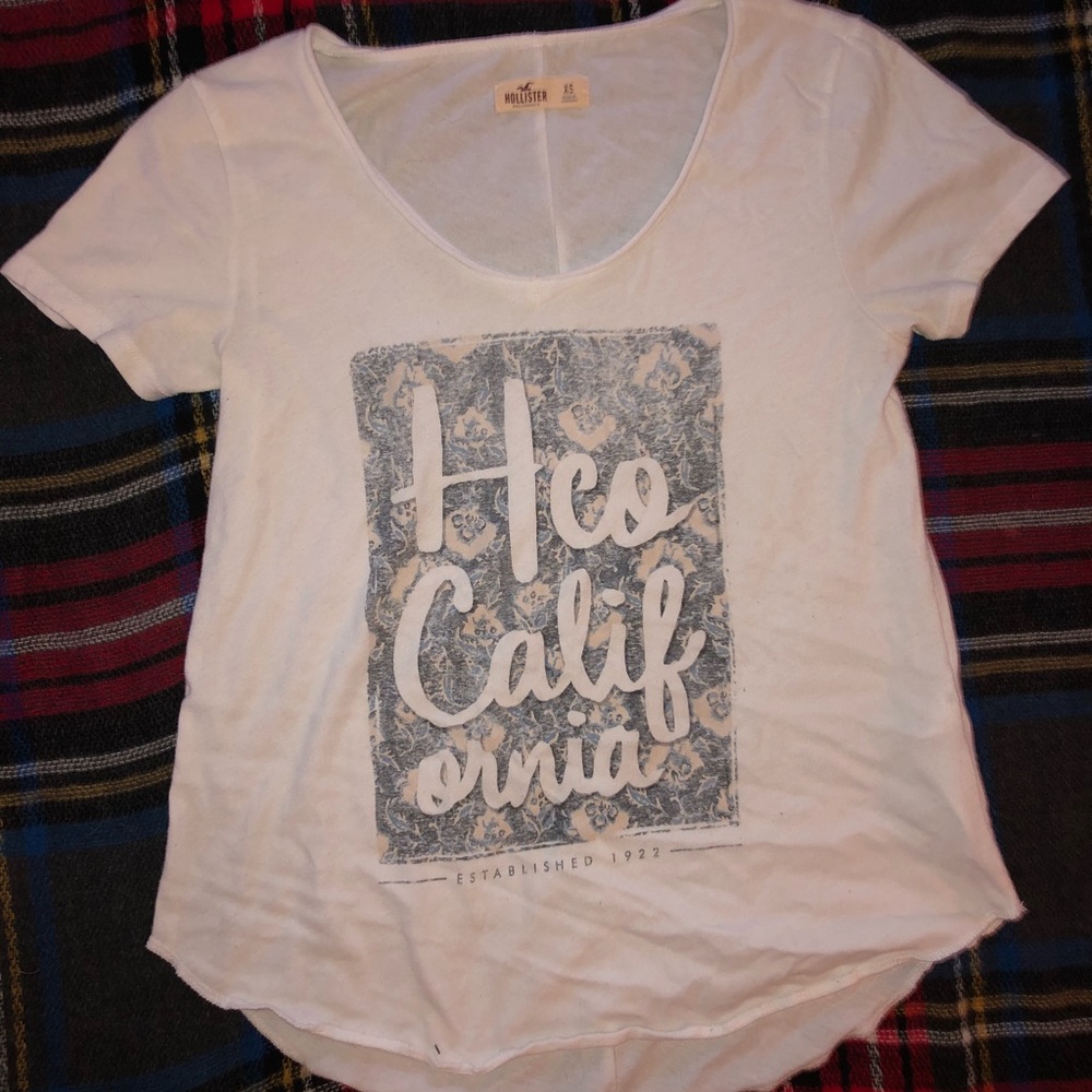 XS Hollister tee